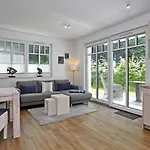 Linden-palais 08 *